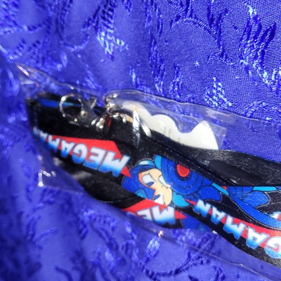 🍂3/$10 - Megaman Lanyard & Keychain - Picture 3 of 8